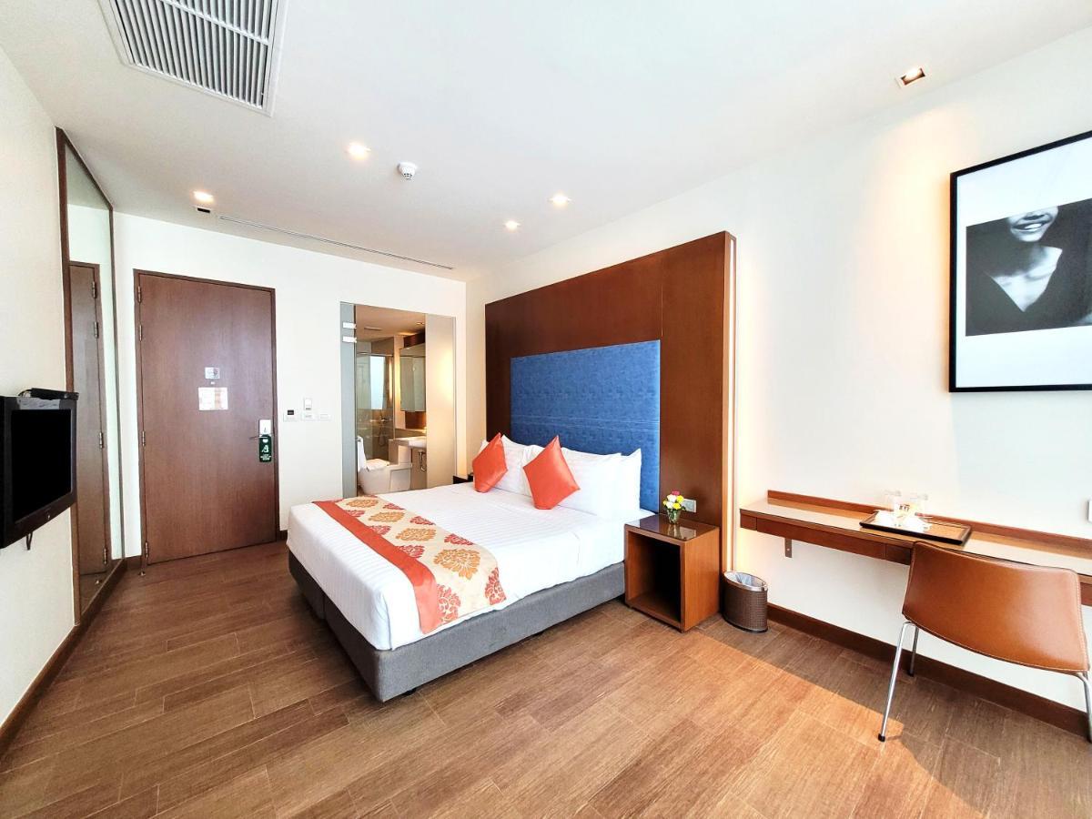 Отель On 8 Sukhumvit Nana Bangkok By Compass Hospitality Экстерьер фото