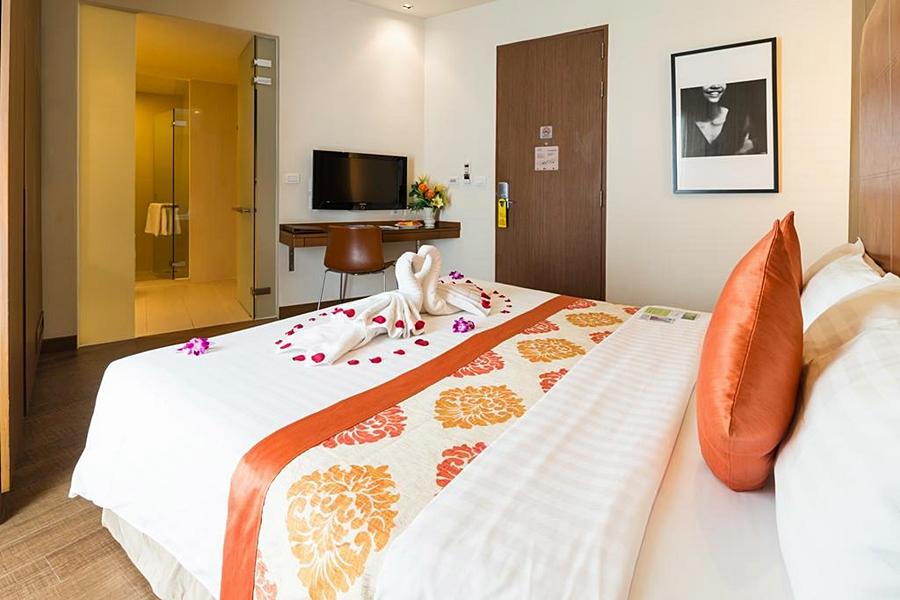 Отель On 8 Sukhumvit Nana Bangkok By Compass Hospitality Экстерьер фото